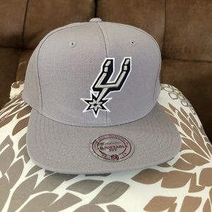 San Antonio Spurs- Mitchell & Ness adjustable